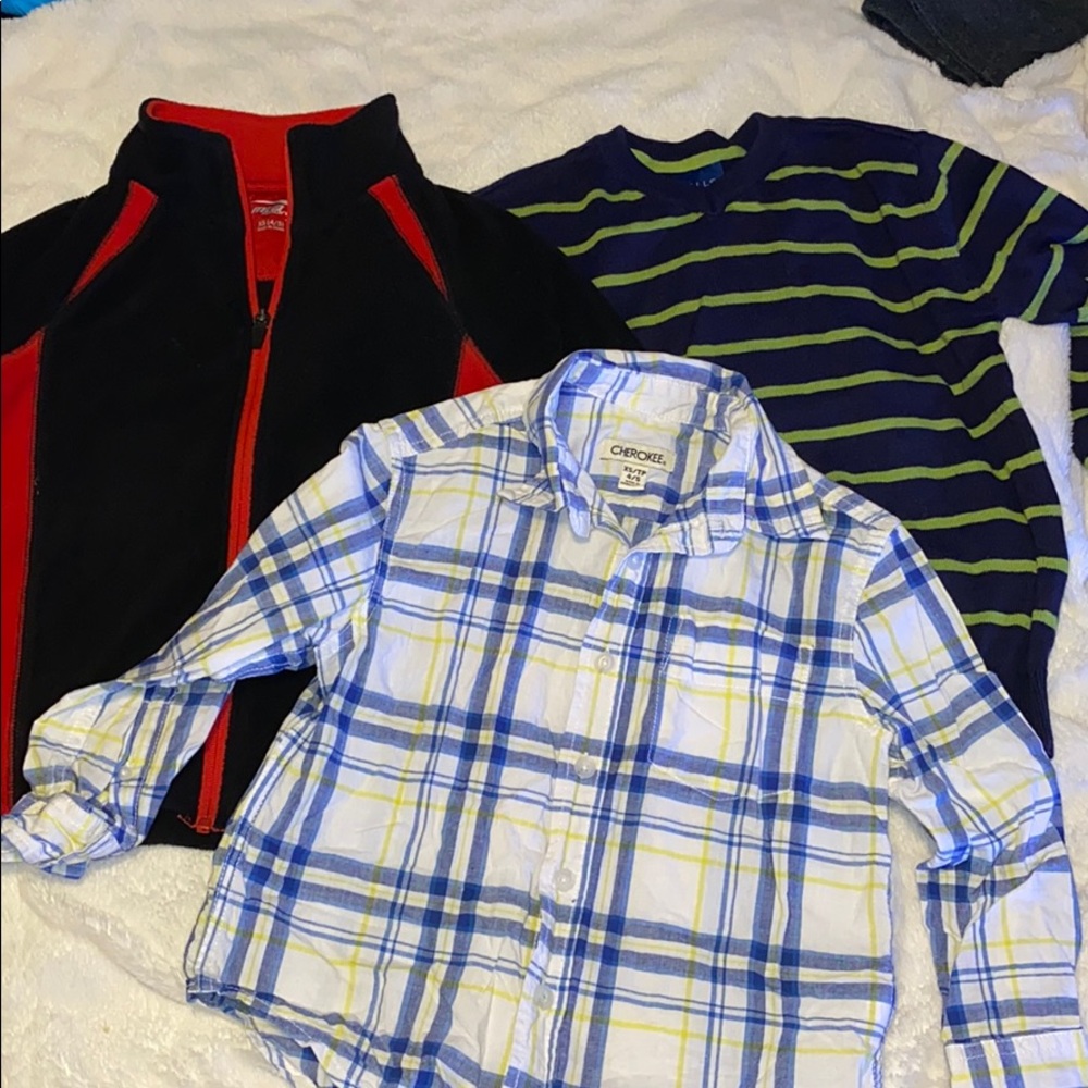 BOGO💙💙 XS 4/5 boys long sleeve bundle